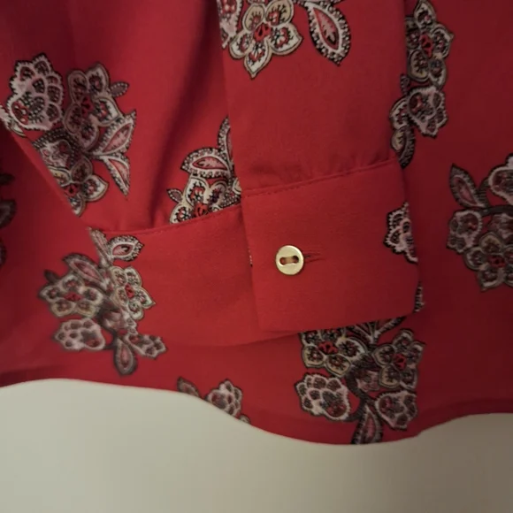 LOFT Red Floral Blouse - Picture 3 of 6